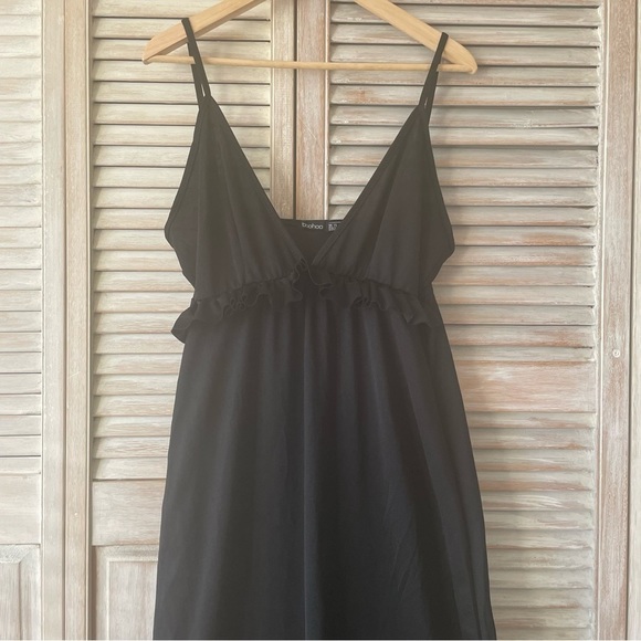 BOOHOO Black Spaghetti Strap Maxi Dress With Ruffle Detailing Size: 14 - Picture 4 of 9